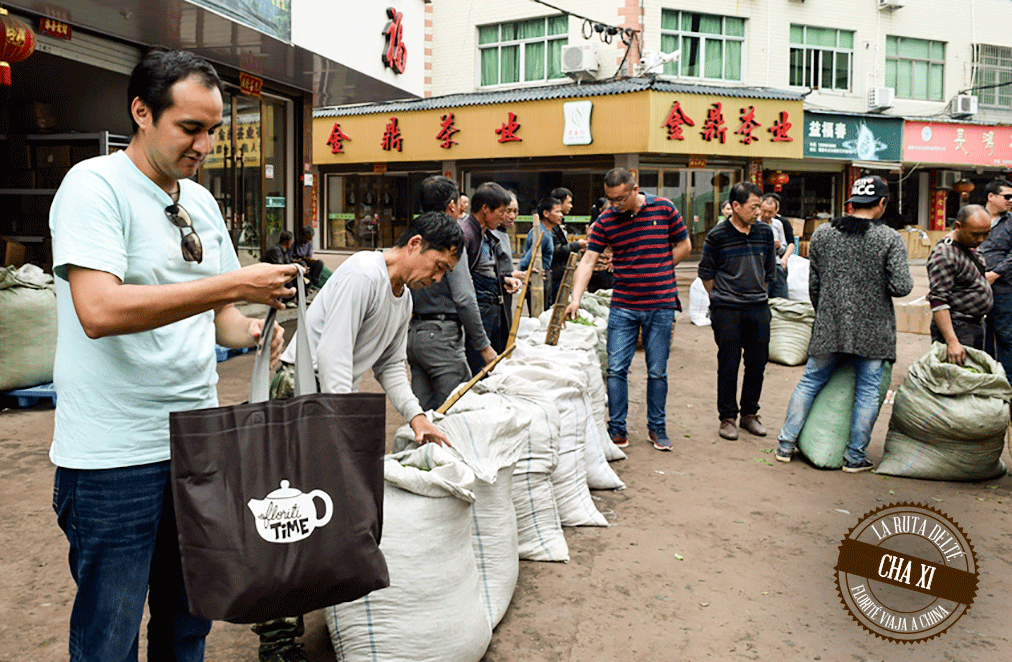 Selección de té en un mercado libre